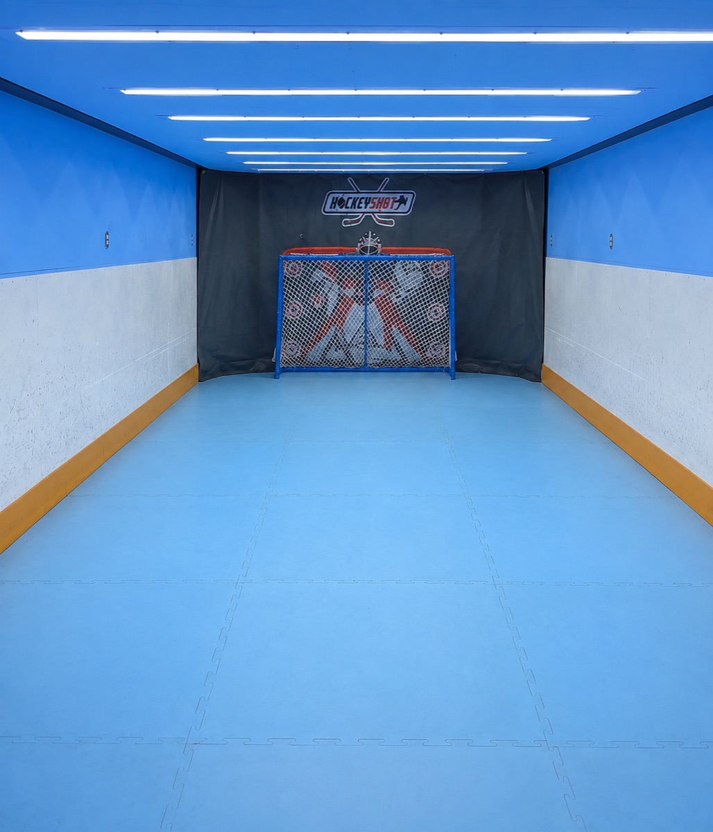 The 905PUCK shooting lane: synthetic ice, HockeyShot net and shooting tarp